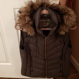 Size L London Fog faux fur trimmed vest.